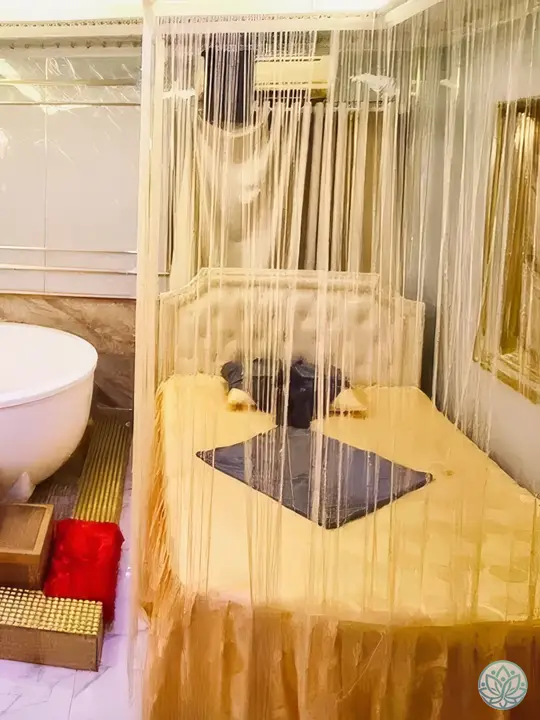 다른 각도에서 바라 본 룸 내부