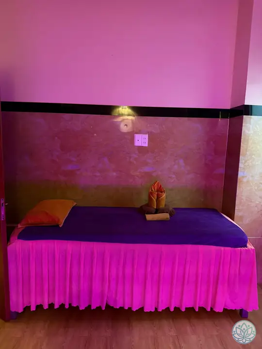 단촐한 마사지 베드