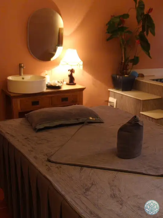 베드 위에 세팅된 수건