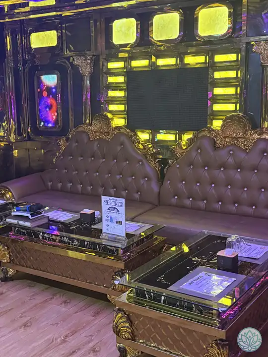 고급 소파 노래방 룸