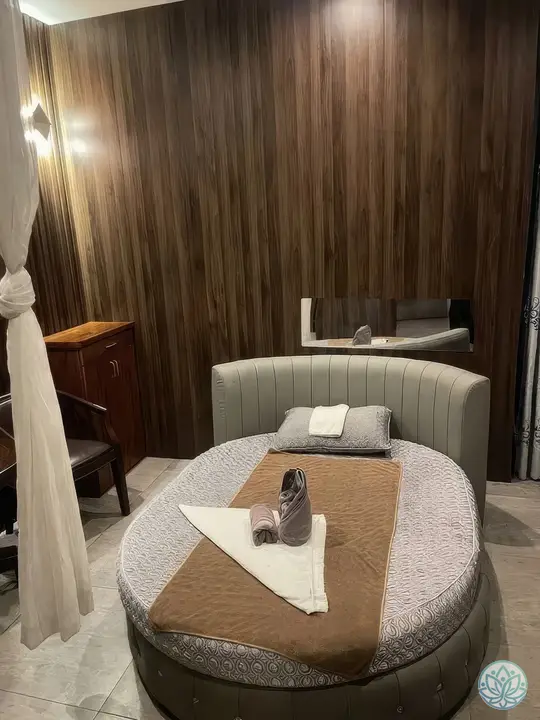 라운드 베드룸 전경