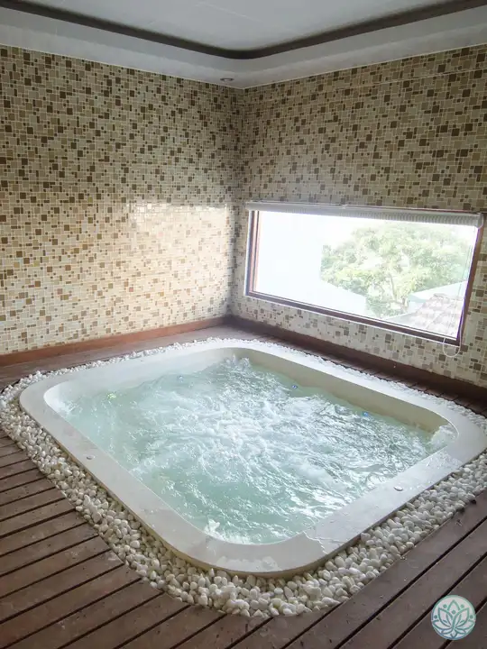 창밖 뷰가 가능한 자쿠지