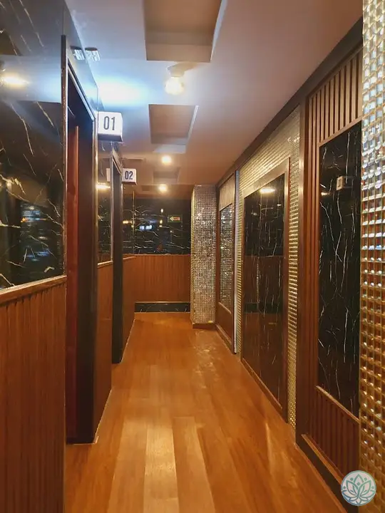 가라오케 건물 복도