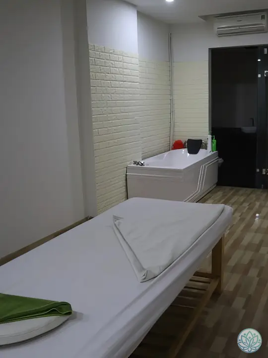 마사지 베드와 자쿠지