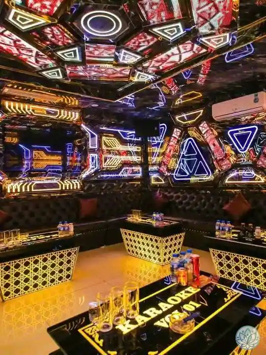 대규모 인원에 적합한 룸