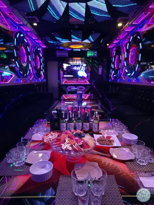 테이블 위 술상