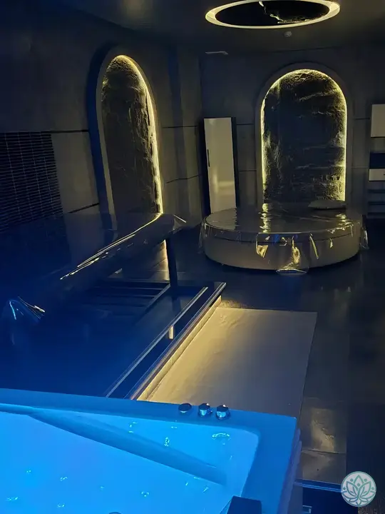 욕조 방향에서 바라본 베드