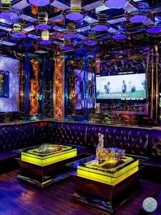 아바타 가라오케 룸 전경