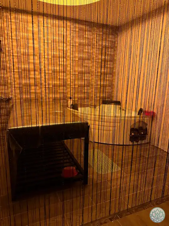 블라인드 처리가 되어 있는 세신 공간