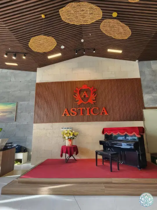 아스티카 호텔의 로비에 비치된 피아노