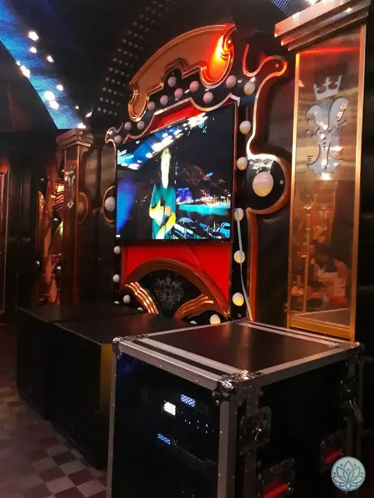 노래방 기기와 주변 인테리어