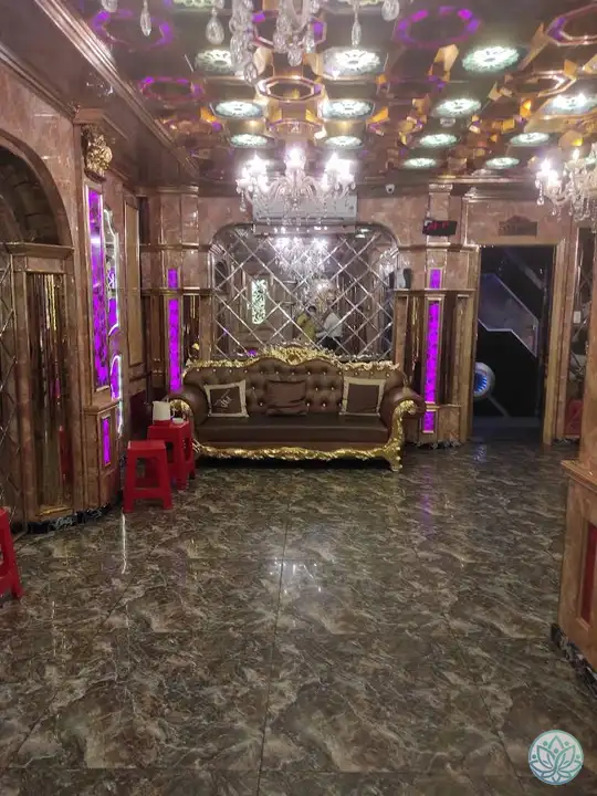 건물 내 로비 전경